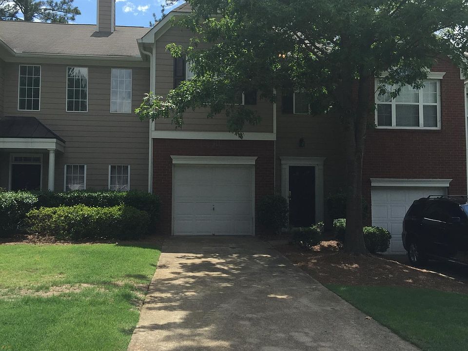 1st image of 35 Oak Green Dr