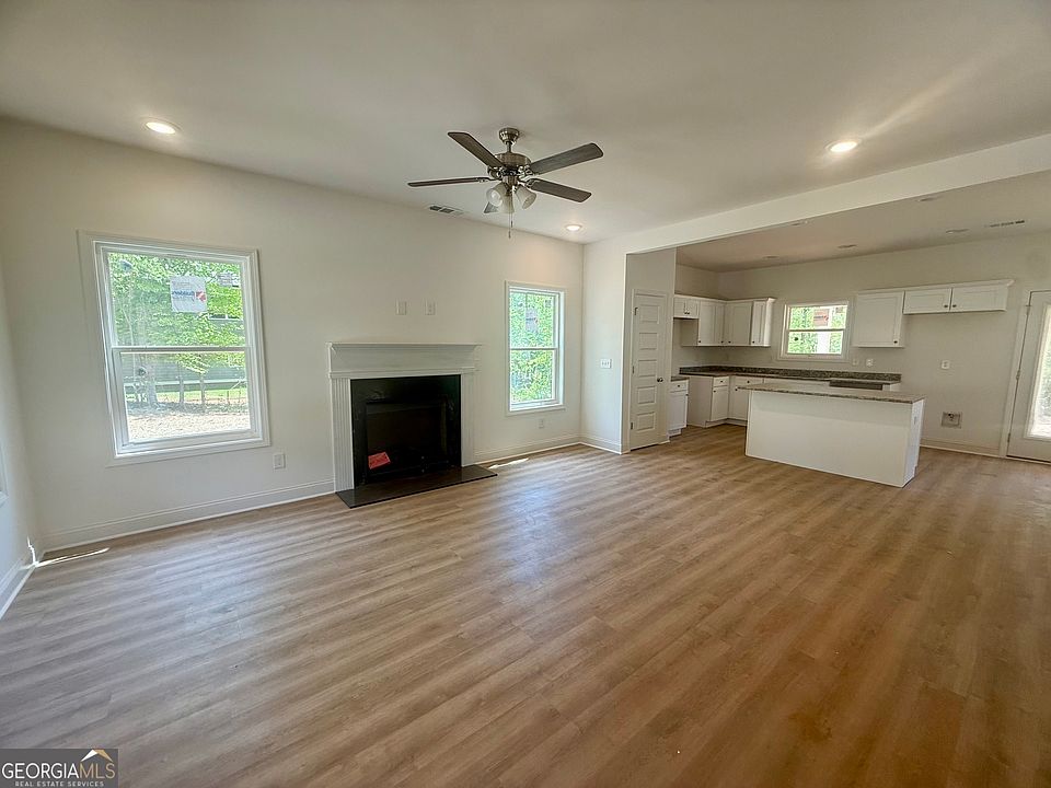 2nd image of 2762 Boxankle Rd