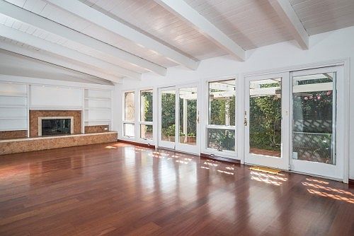 2nd image of 801 Country Club Ln