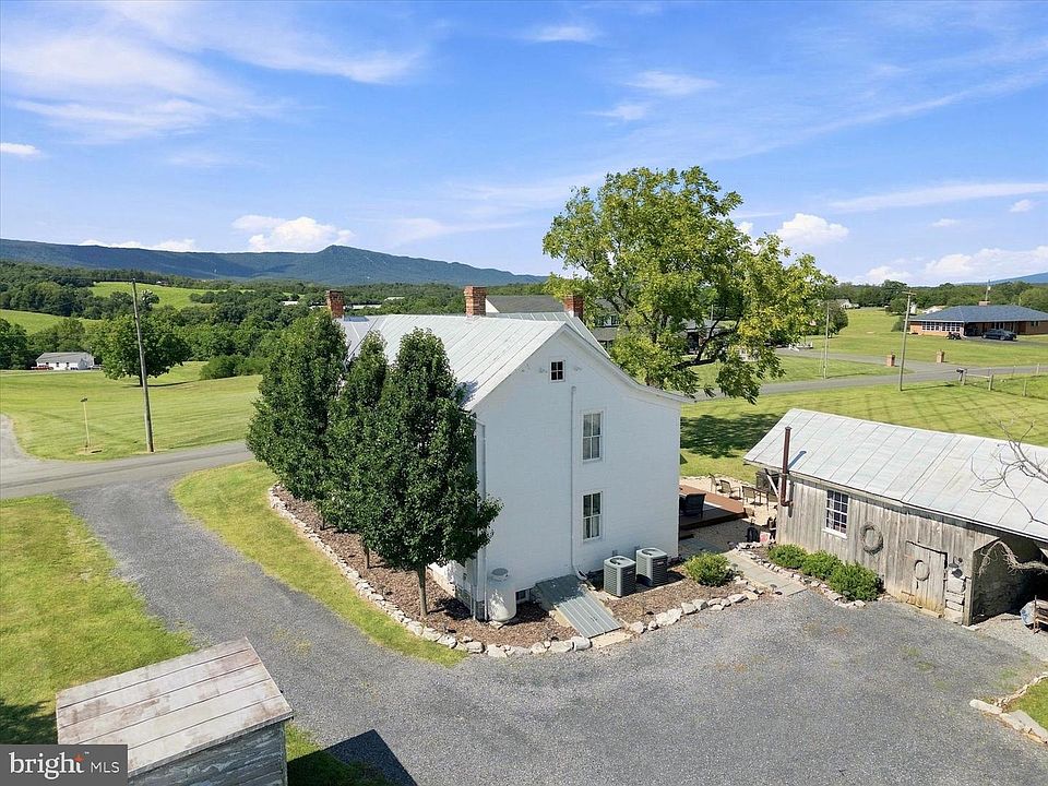 124th image of 625 Riverbend Rd
