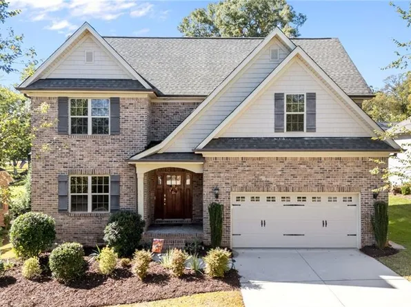 4671 Olivine Ln, Pfafftown, NC 27040