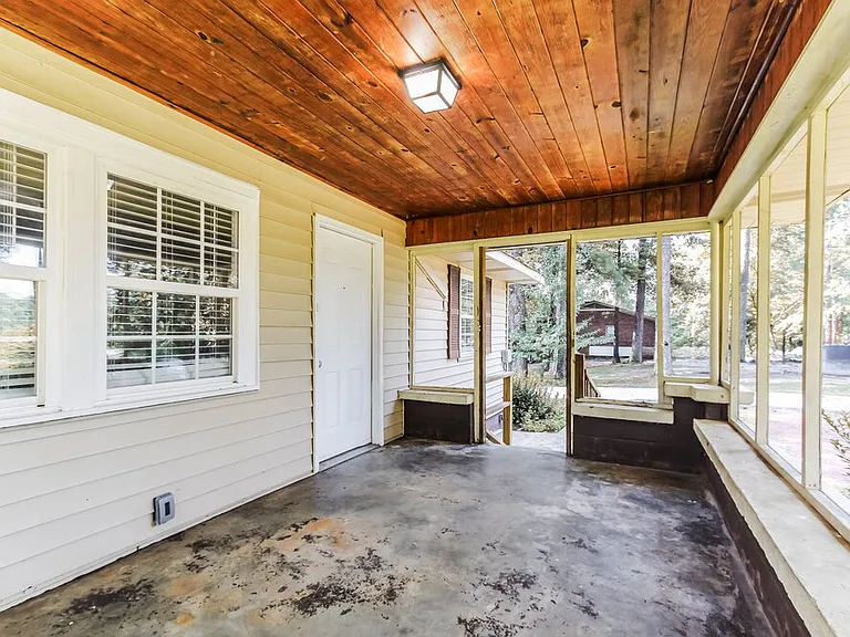 1116 Hayes Rd — Photo 15