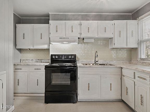 2nd image of 4303 Bruhin Rd