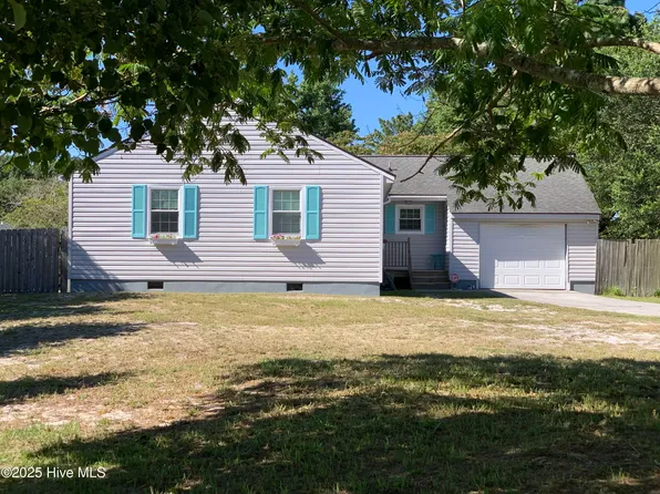 101 Avon Drive, Hubert, NC 28539