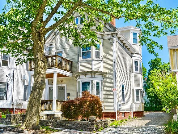 2nd image of 13 Howe St