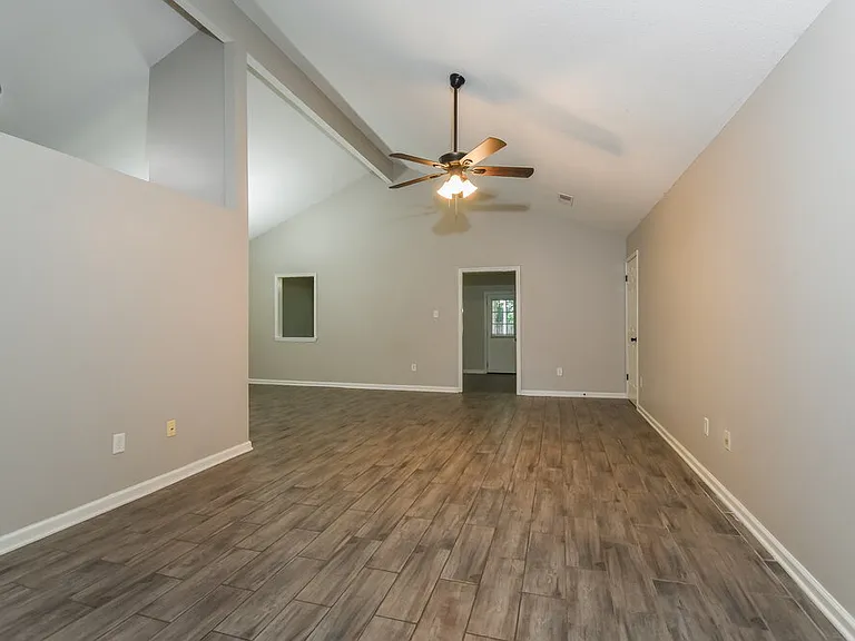 7189 Atterbury Cir W — Photo 6