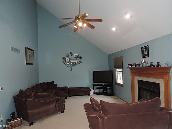 5th image of 54641 Avondale Dr
