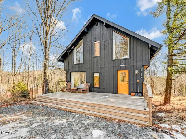 26 Meadowview Dr, Lake Ariel, PA 18436