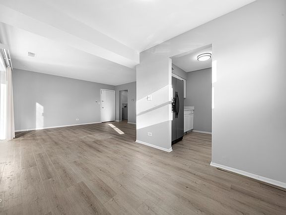 4th image of 4533 Prescott Ave APT 2E