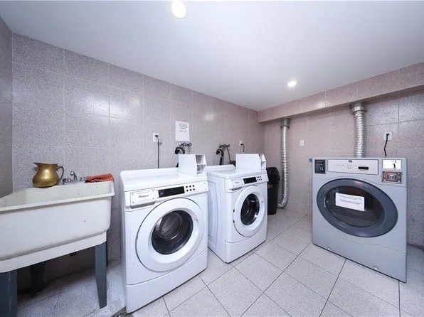 1856 East 13th Street image 19 of 27