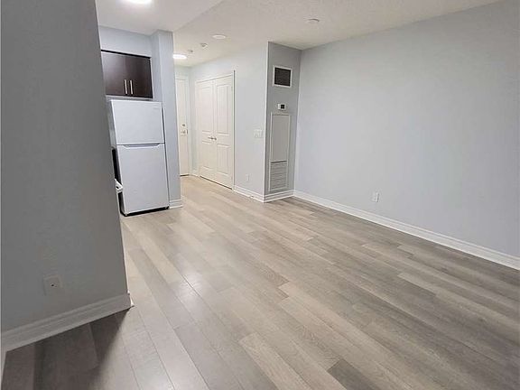 5th image of 50 Town Centre Ct #1705