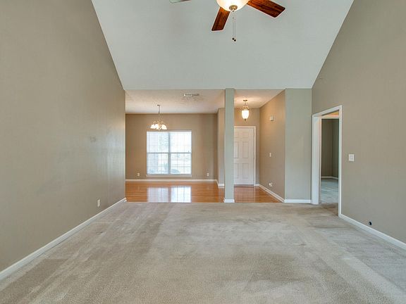 5th image of 2115 Saint Andrews Dr