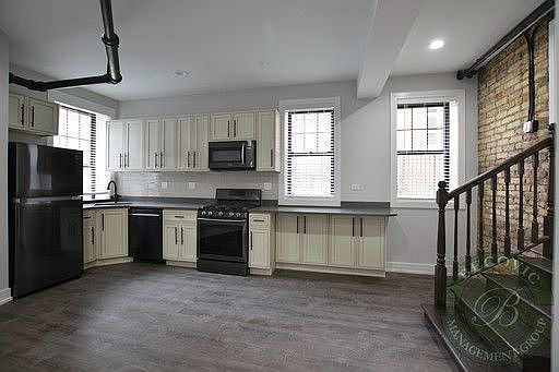 5th image of 6105 N Winthrop Ave APT G