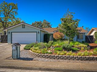 2885 Starlight Blvd, Redding, CA 96001