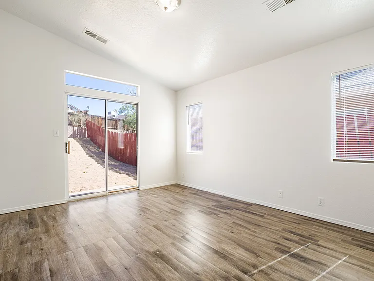4705 Chow Ct NE — Photo 23