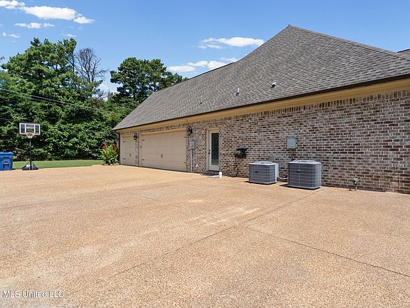 4th image of 5000 Allen Rd