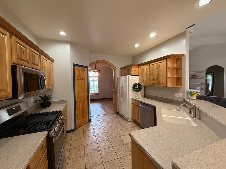 594 Cobble Dr — Photo 5