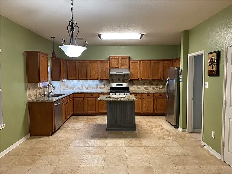 2714 Orchard Creek Ln — Photo 5