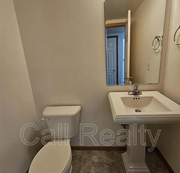 1021 N Malvern Rd — Photo 17