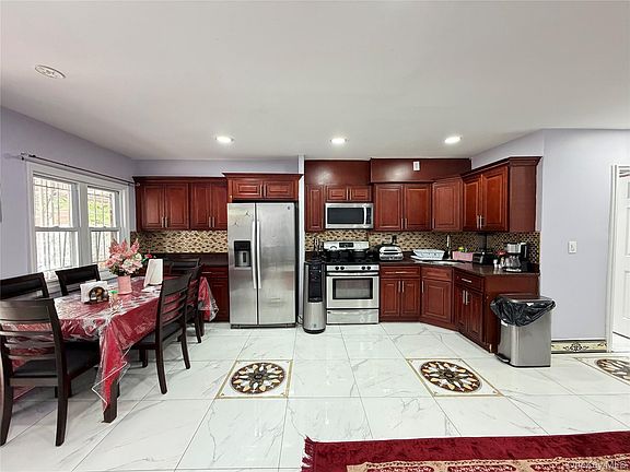 2nd image of 155-17 65 Avenue