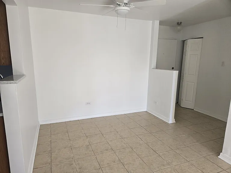 Dinning room 9'0" x 9'0"