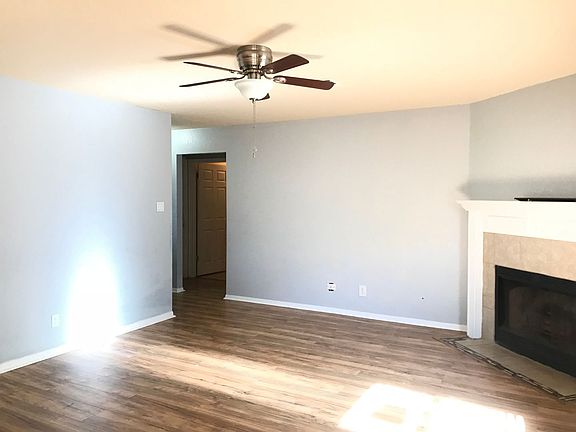 5th image of 1910 Fleetwood Dr