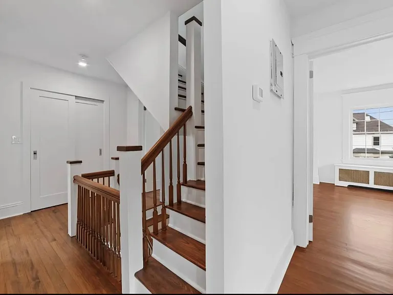70 Normandy Rd — Photo 5