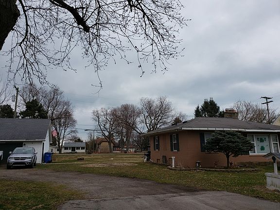 3rd image of 4380 S Lake Dr