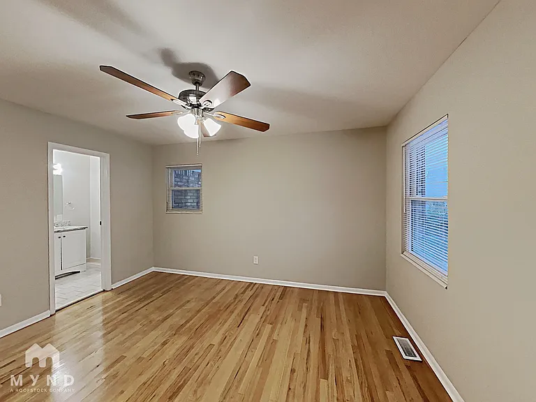 400 Lady Guinevere Way — Photo 9