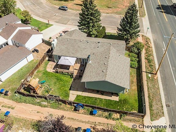 4th image of 1554 Henry Dr