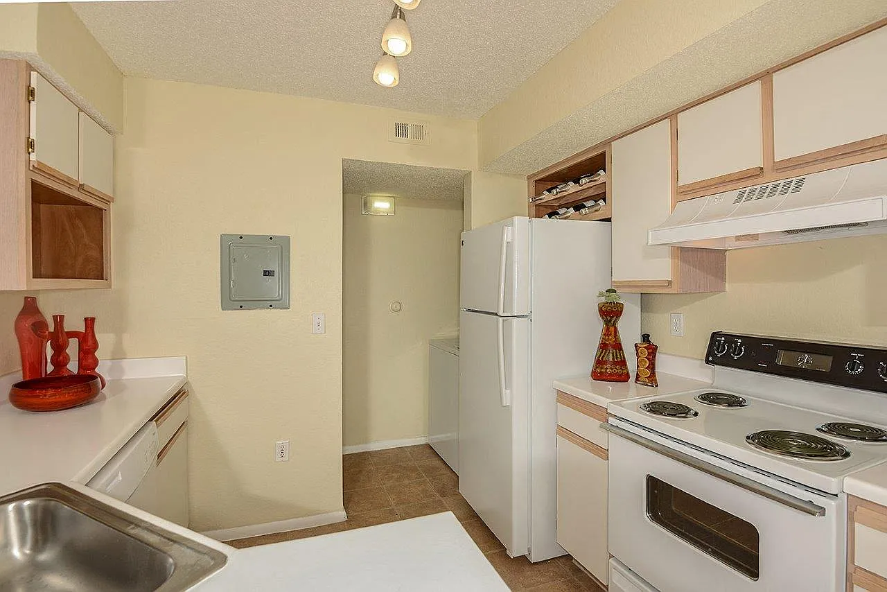 Royal St. George at the Villages Apartment Homes — Photo 3