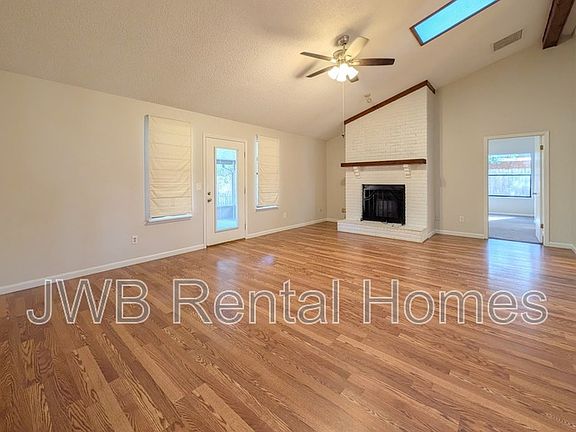 4th image of 3257 Hampstead Dr
