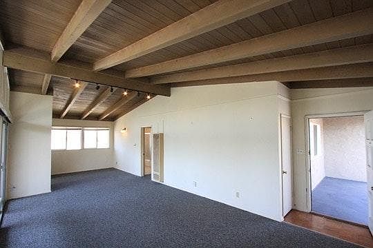 Living Room / Dining area