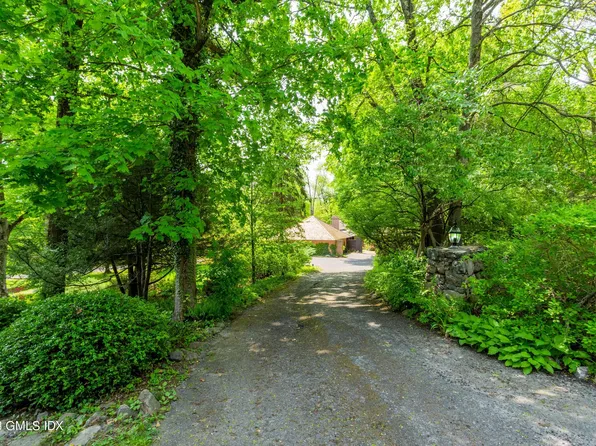 140 Round Hill Rd, Greenwich, CT 06831