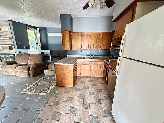 3rd image of 1708 Moonglow Rd