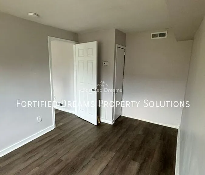 1514 E 14th St #A — Photo 5