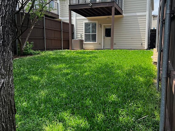 2nd image of 2334 Throckmorton St #A