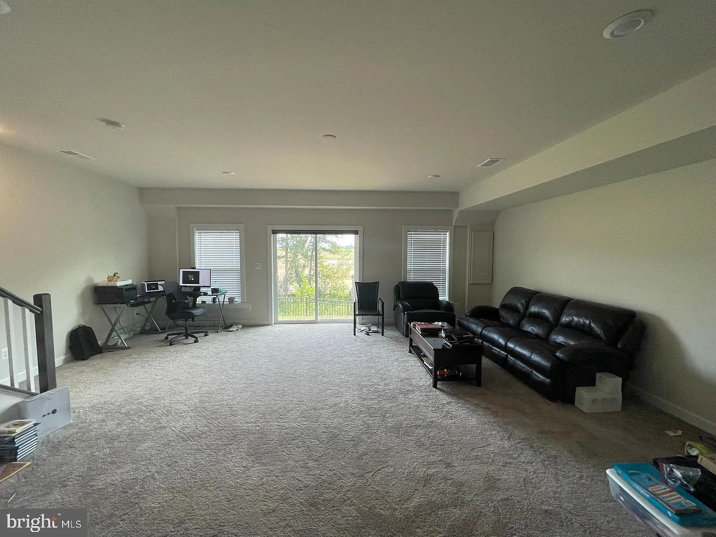3 bed, 2.5 bath, 3337 sqft, $4,200 — Photo 2