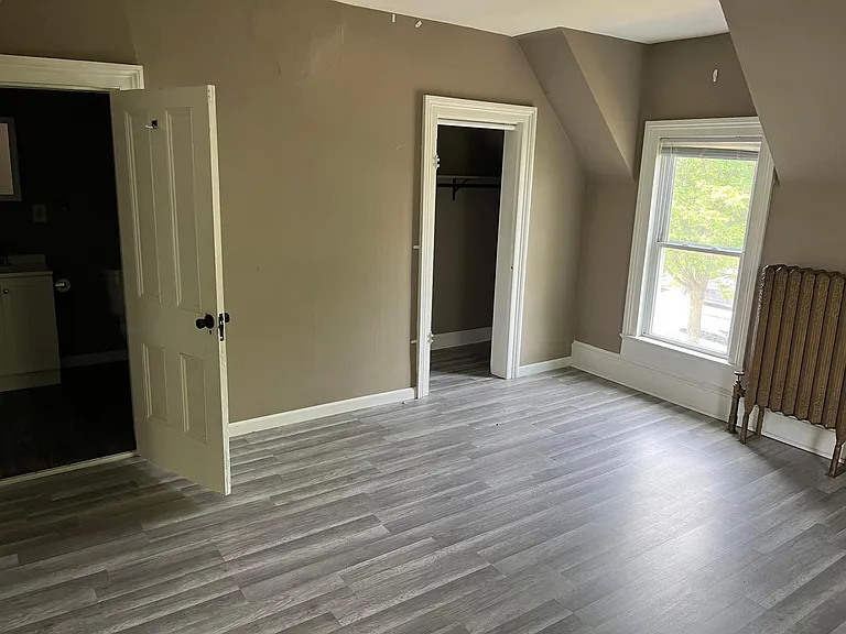815 W 4th St #4 — Photo 5