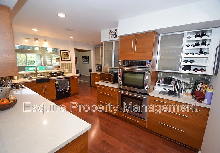 4355 Whittier Ct — Photo 8
