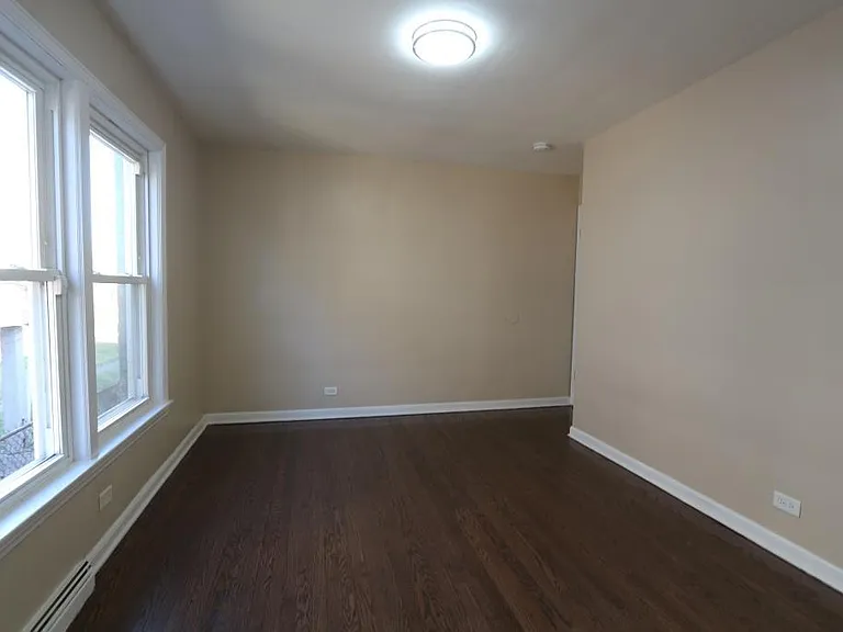 8553 S Oglesby Ave — Photo 11