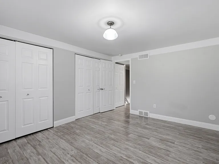 862 N Main St — Photo 10