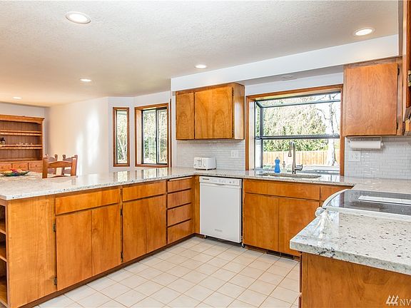 5th image of 10304 56th St SE
