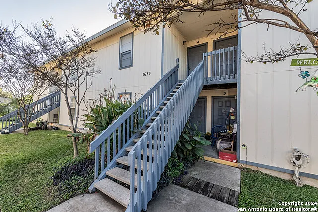 1634 W Woodlawn Ave #5