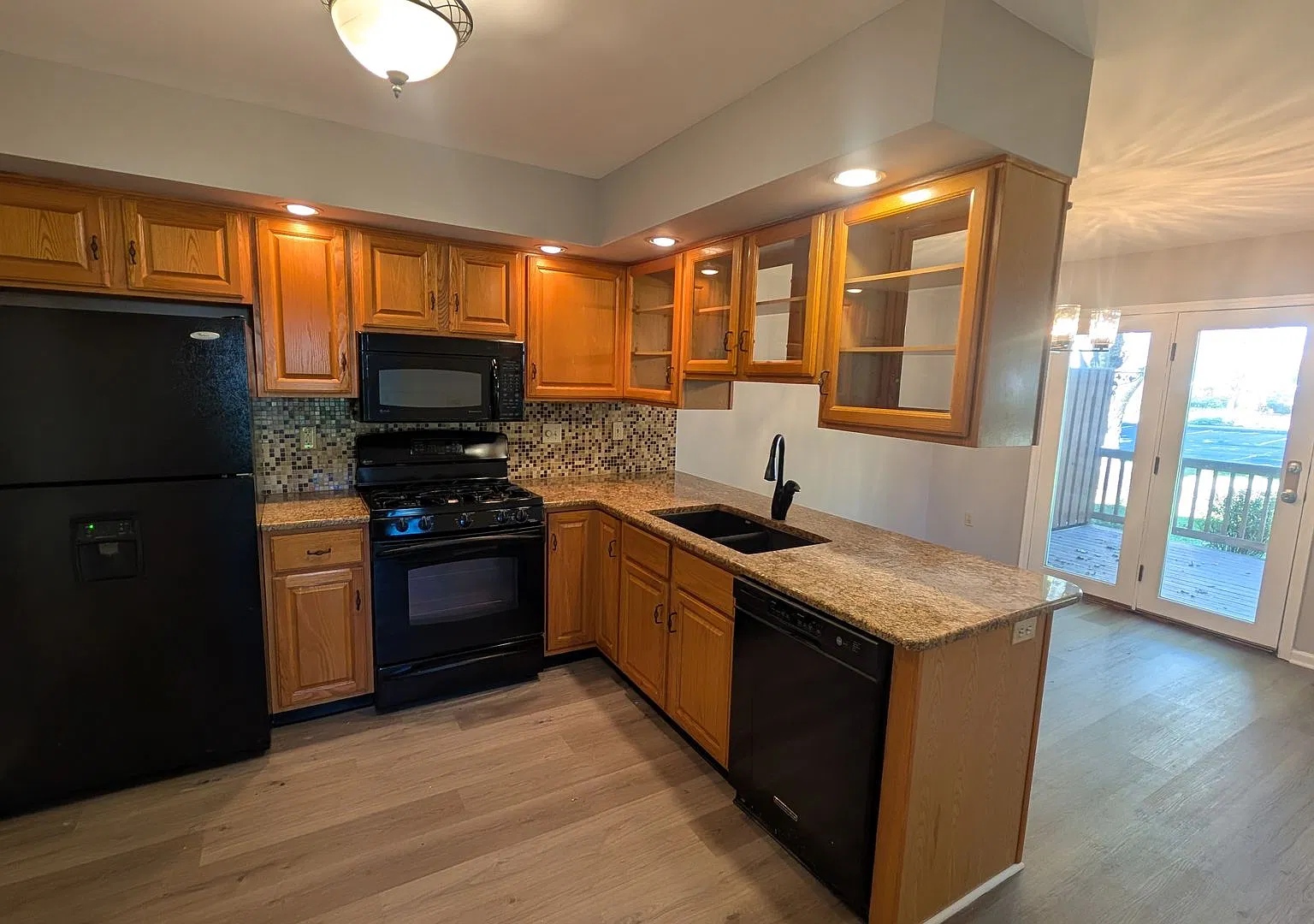 Newly Remodeled 3 Bedroom Condo — Photo 3