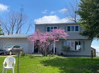 1522 E 7th Rd, Lostant, IL 61334