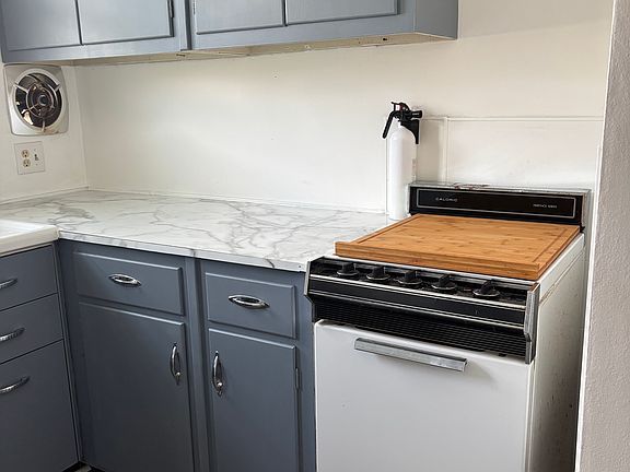 3rd image of 1000 Washington Blvd #2B