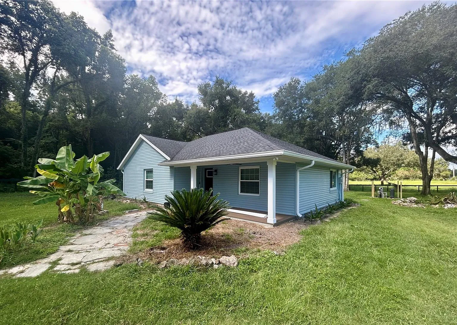 2 bed, 1244 sqft, $2,300 — Photo 1