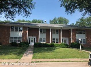 2716 34th St APT 10, Rock Island, IL 61201