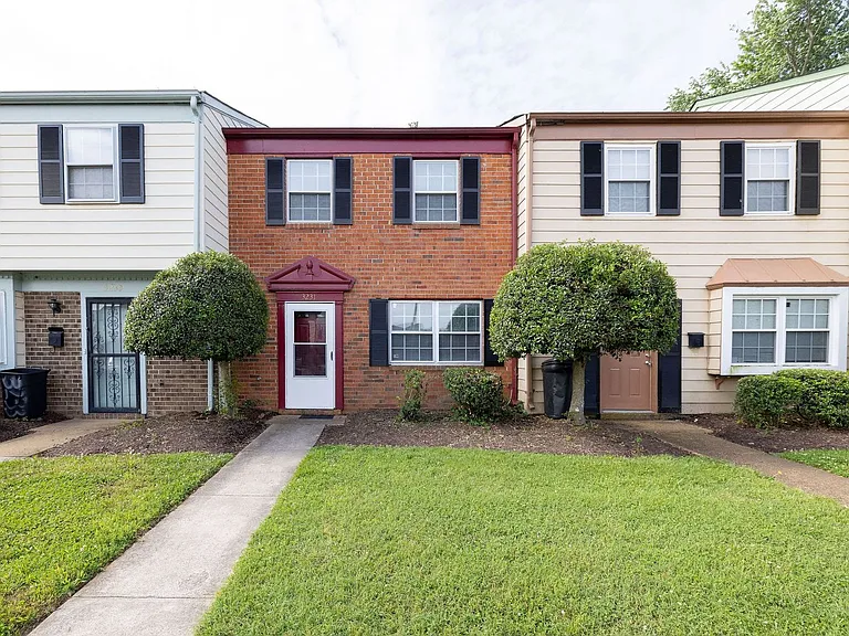 3231 Hunters Mill Dr — Photo 4